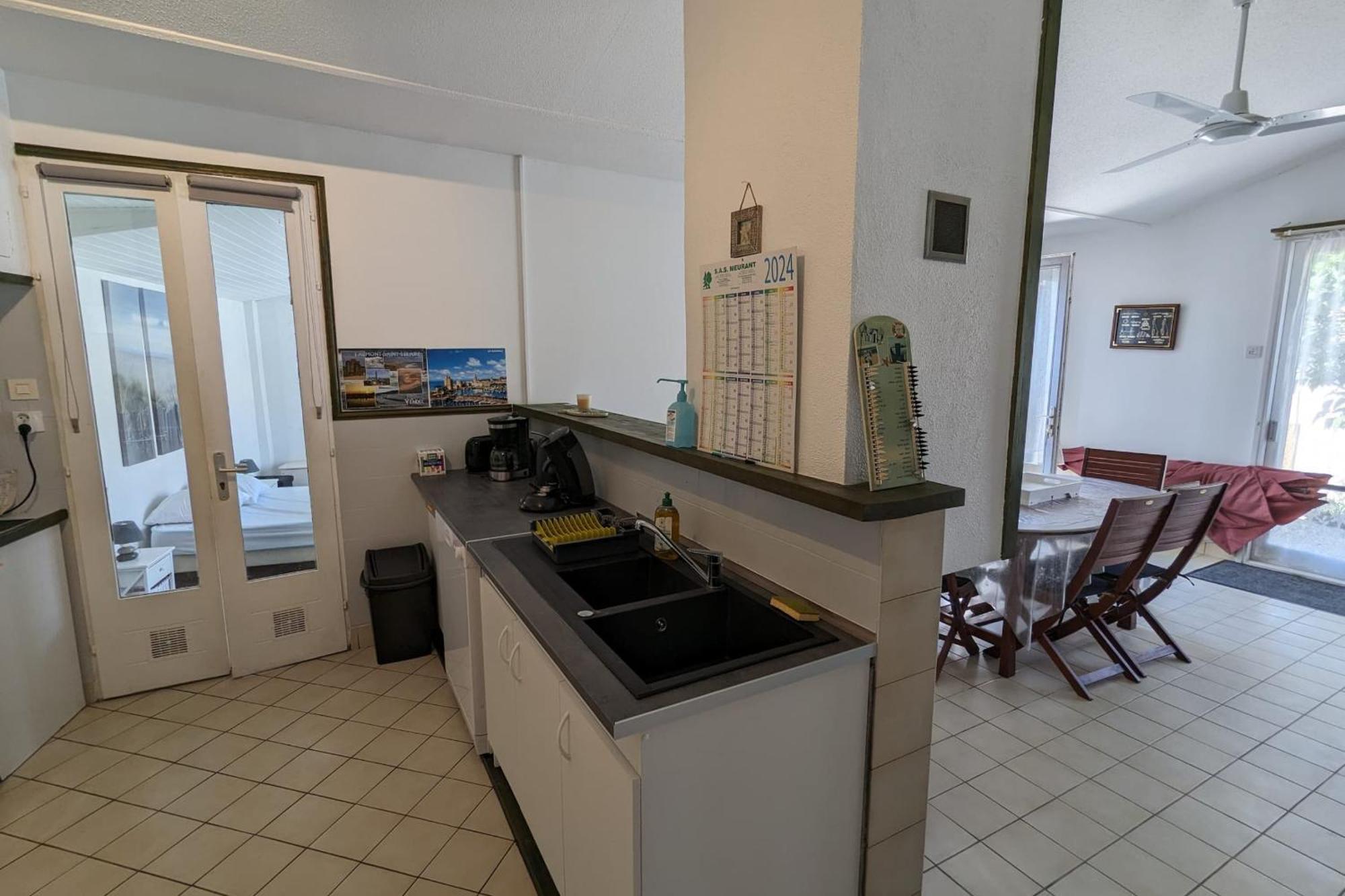 Spacious Nest With Terrace Near The Beach Saint-Hilaire-de-Talmont ภายนอก รูปภาพ