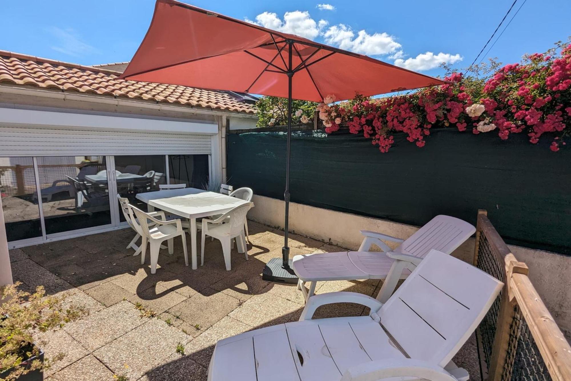 Spacious Nest With Terrace Near The Beach Saint-Hilaire-de-Talmont ภายนอก รูปภาพ