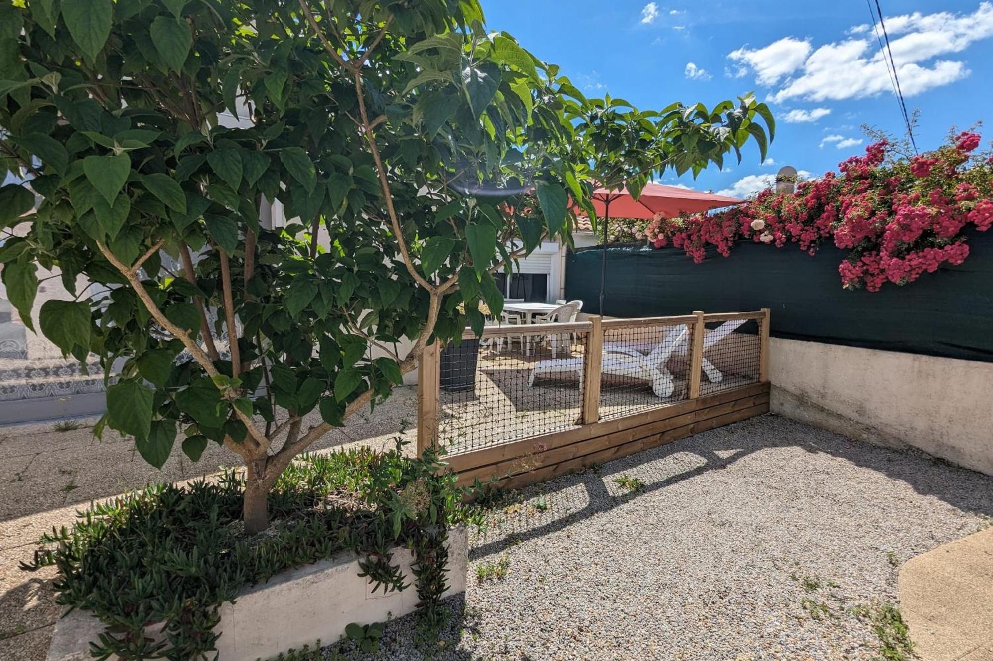 Spacious Nest With Terrace Near The Beach Saint-Hilaire-de-Talmont ภายนอก รูปภาพ